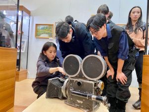 В Якутском музее имени Ярославского открылась выставка, посвященная 85-летию Николая Сантаева