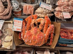 Японского актера впечатлил Крестьянский рынок — и Toyota Probox в Якутске