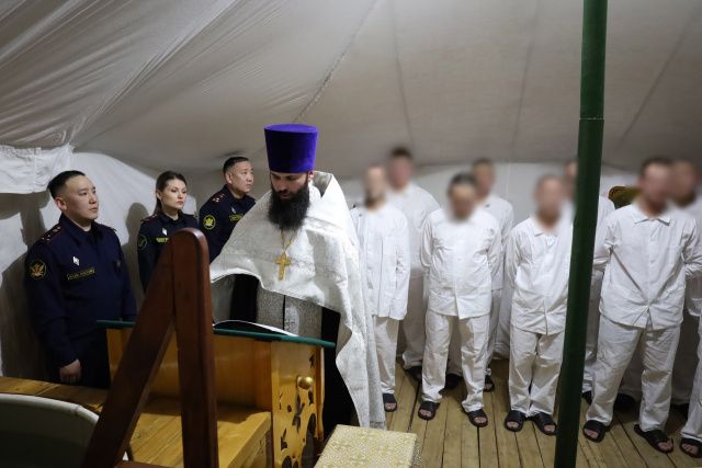 В Якутии осужденные окунулись в Крещенские купели