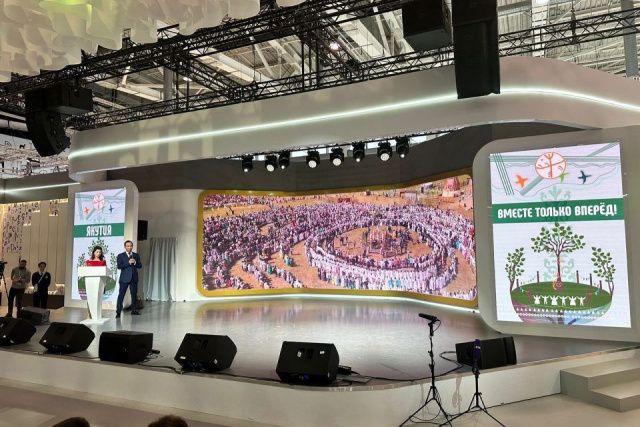 Достижения Якутии представил глава республики Айсен Николаев на выставке «Россия»