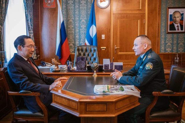 Айсен Николаев встретился с начальником Хабаровской таможни Владимиром Игнатьевым