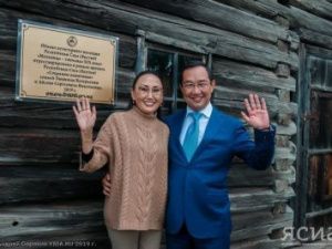 Айсен Николаев рассказал, какие подарки готовит к 8 марта своим близким