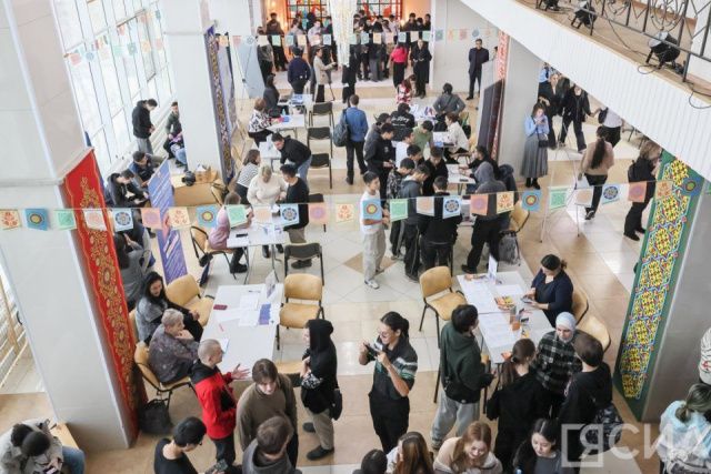 В Якутске провели молодежную ярмарку трудоустройства «Шаг к карьере»