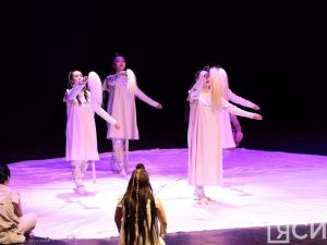 «Народ саха сохранил свою уникальную культуру»: казахские зрители высоко оценили спектакль-олонхо