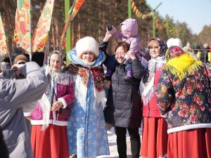 В Парке культуры и отдыха прошел общегородской праздник «Якутск, встречай весну!»