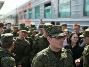 Госдума приняла закон о круглогодичном призыве на срочную службу