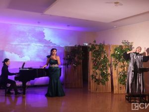 «Вижу музыку»: в Якутске впервые прошел концерт для слабослышащей аудитории