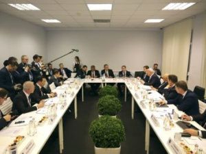 Глава Якутии участвует в Гайдаровском форуме