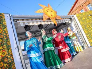 Глава Якутии посетил праздник «Широкая Масленица»