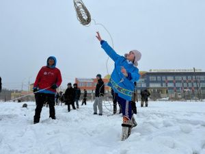 Команда Оленёкского улуса Якутии лидирует по итогам первого дня VI «Игр детей Арктики»