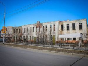 Заброшенное здание на улице Ярославского в Якутске восстановят к 2022 году