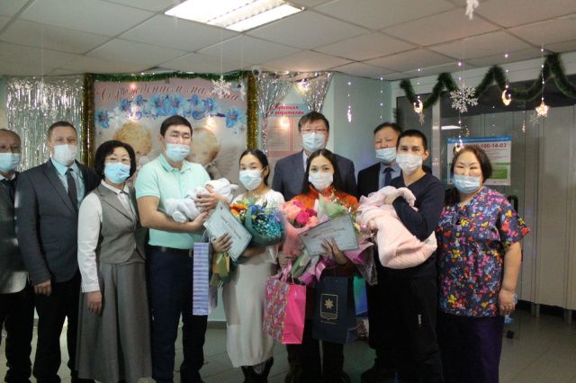 «Дети столетия». В Хангаласском улусе вручены первые сертификаты