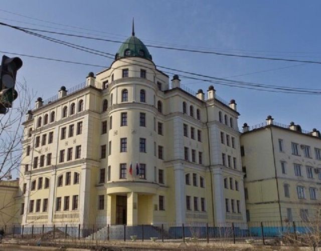 В Нерюнгри пенсионеру начисляли плату за тепло в аварийном доме, в котором он не жил