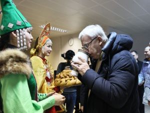 В Якутск прилетели олимпийские чемпионы по хоккею