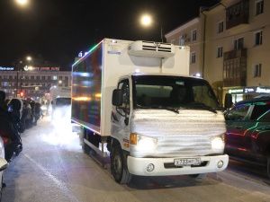 Фоторепортаж: зажжение новой новогодней ёлки в Якутске