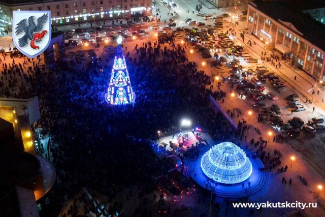 Евгений Григорьев объявил о присуждении стипендий 100 лучшим ученикам на зажжении ёлки столицы