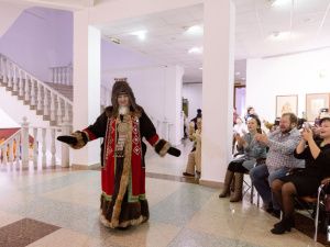 Амгинские мастера представили проект с ожившими картинами