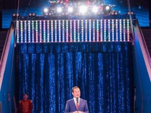 10 лучших школьников по итогам 2024 года наградили на Елке главы Якутии