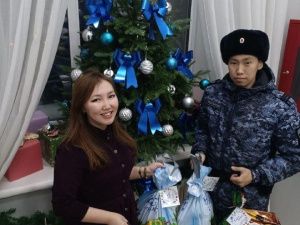 Росгвардейцы в районах Якутии участвуют в благотворительной акции «Елка добра»