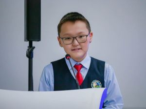 Писательница Ангелина Васильева презентовала книгу для детей на якутском языке «Аптаах таас»